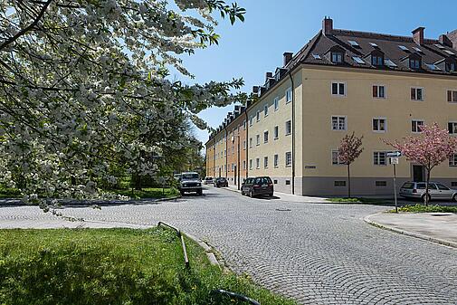 Bild Bad-Wiessee Straße 10, 12 Außenansicht Straßenecke